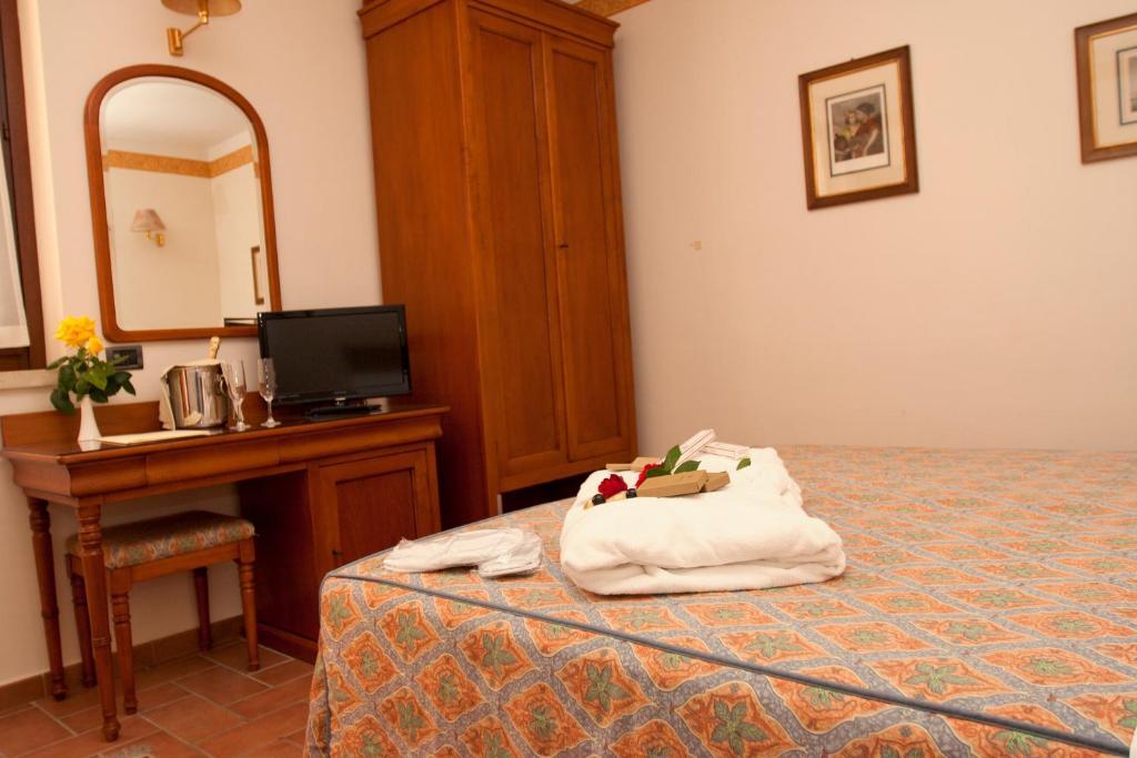 Bagno Santo Residence Saturnia Phòng bức ảnh